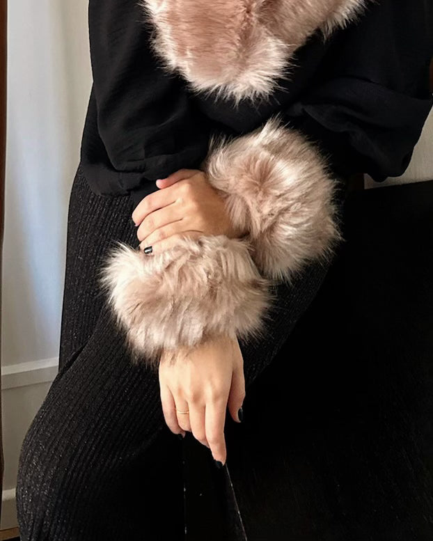 Puños de pelo nude EOS - Invitada invierno