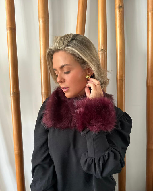 Puños de pelo cherry EOS - Invitada invierno