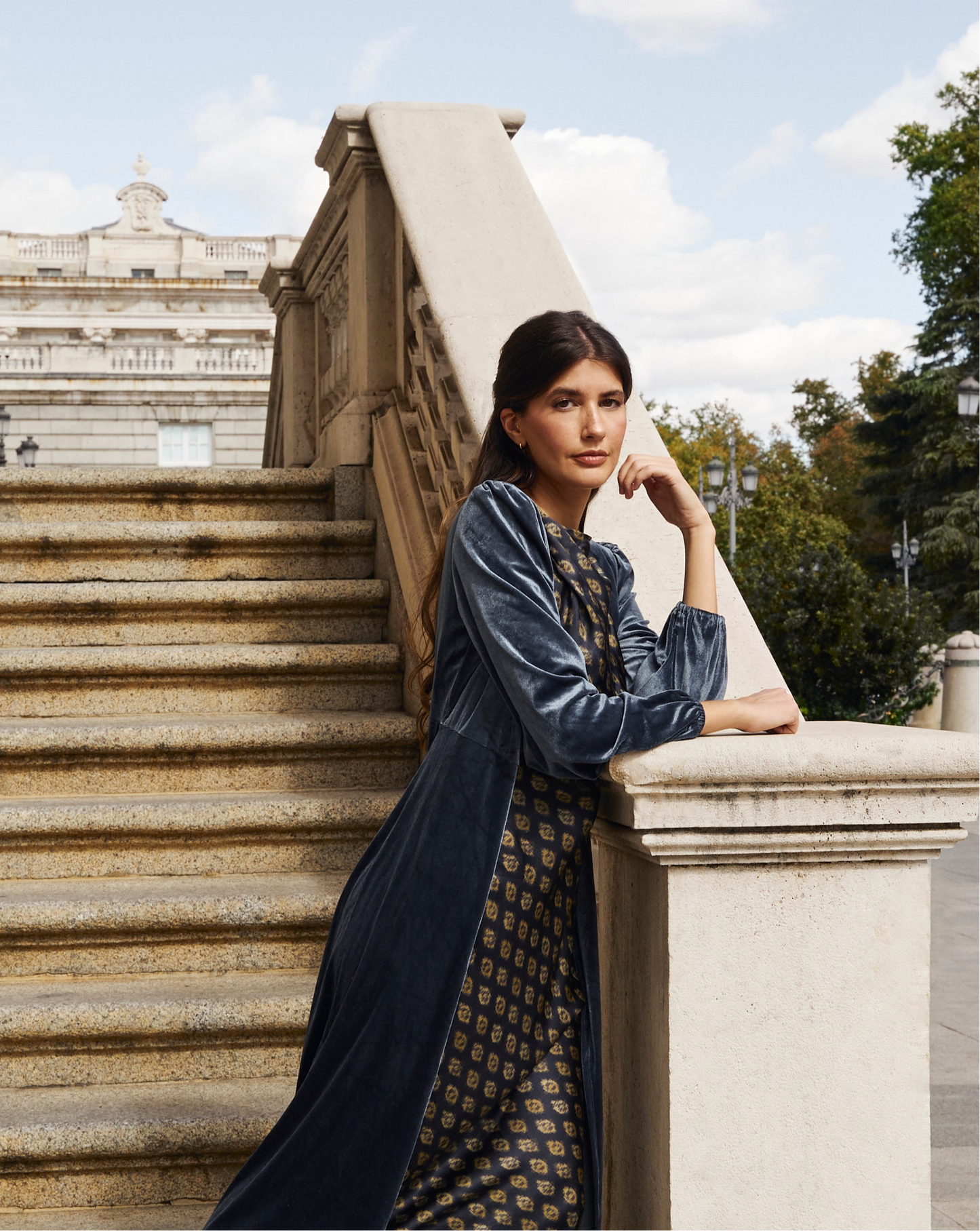 Invitada de invierno - Abrigo de terciopelo azul perla