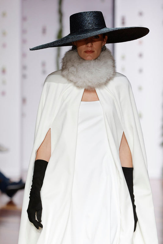 Capa SOPHIA blanca - Capa terciopelo - Invitada de invierno