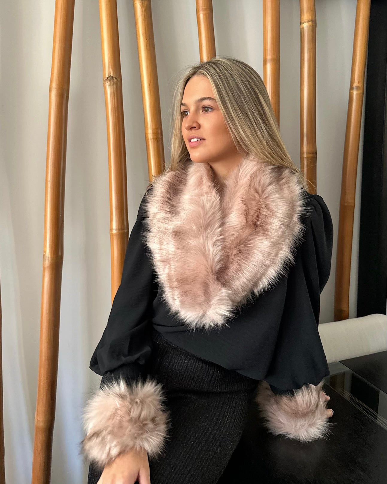 Puños de pelo nude EOS - Invitada invierno