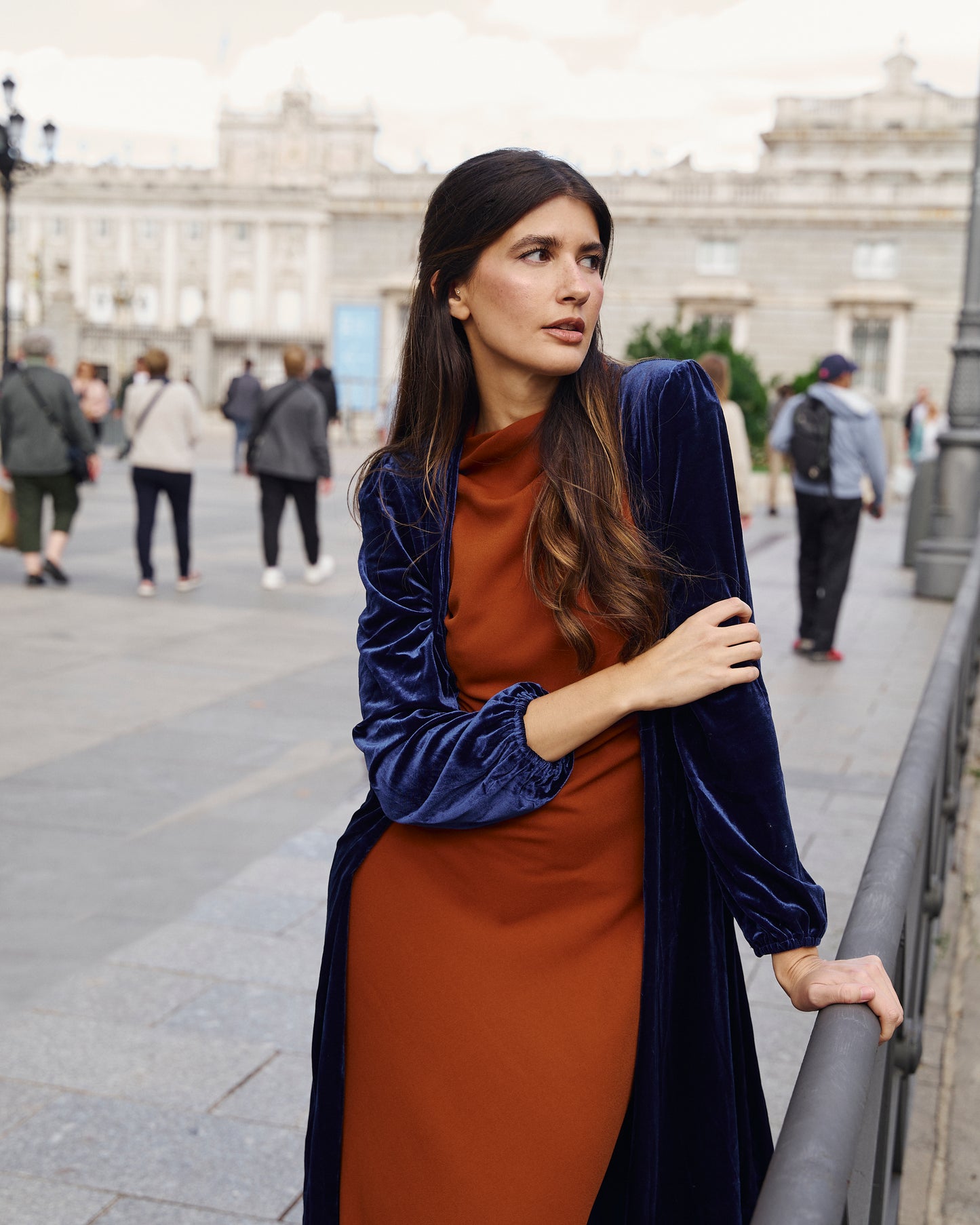 Invitada de invierno - Abrigo de terciopelo azul