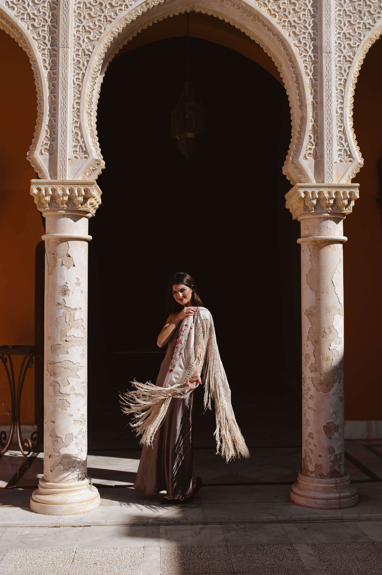 vestido invitada midi bronce