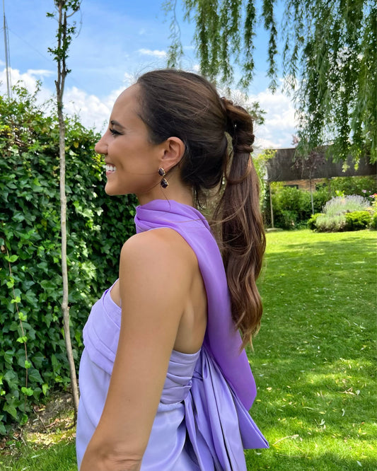 capa de invitada lila