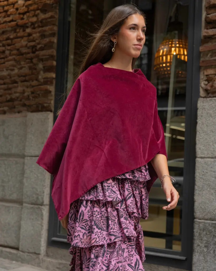 Poncho terciopelo frambuesa - invitada de invierno - ropa