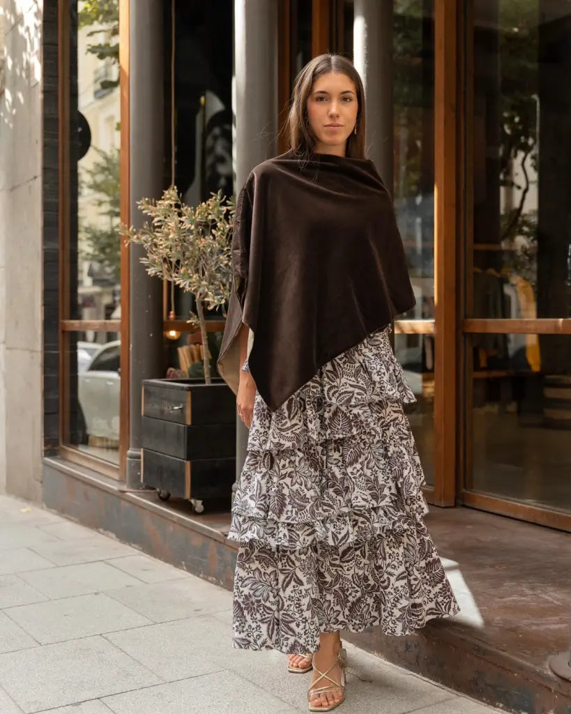 Poncho terciopelo marrón chocolate - invitada de invierno