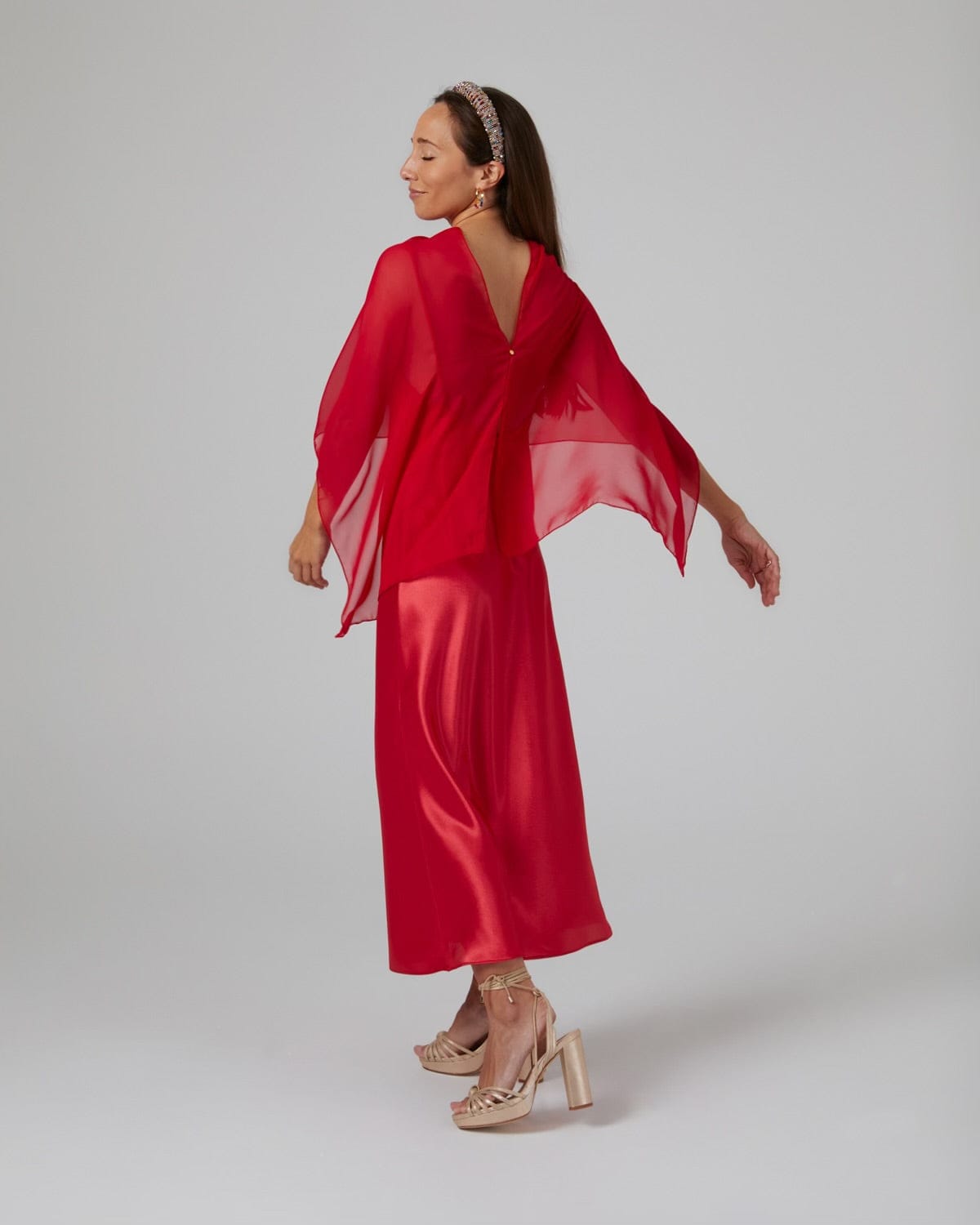 Capa chal para boda invitada roja