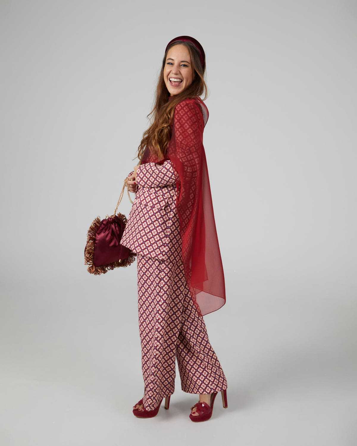 capa gasa larga granate - Capa para invitadas de boda capas_capicua