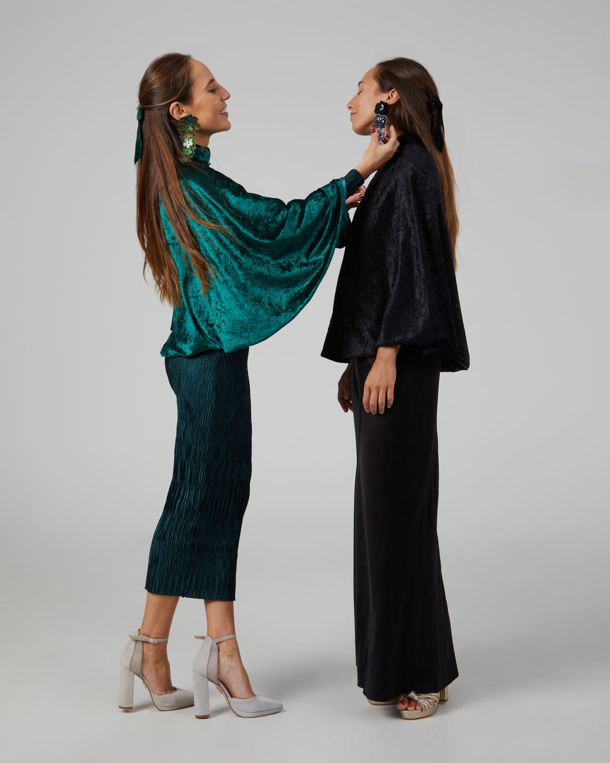 Capa AFRODITA verde - Capa para invitadas de boda - Capa terciopelo capas_capicua