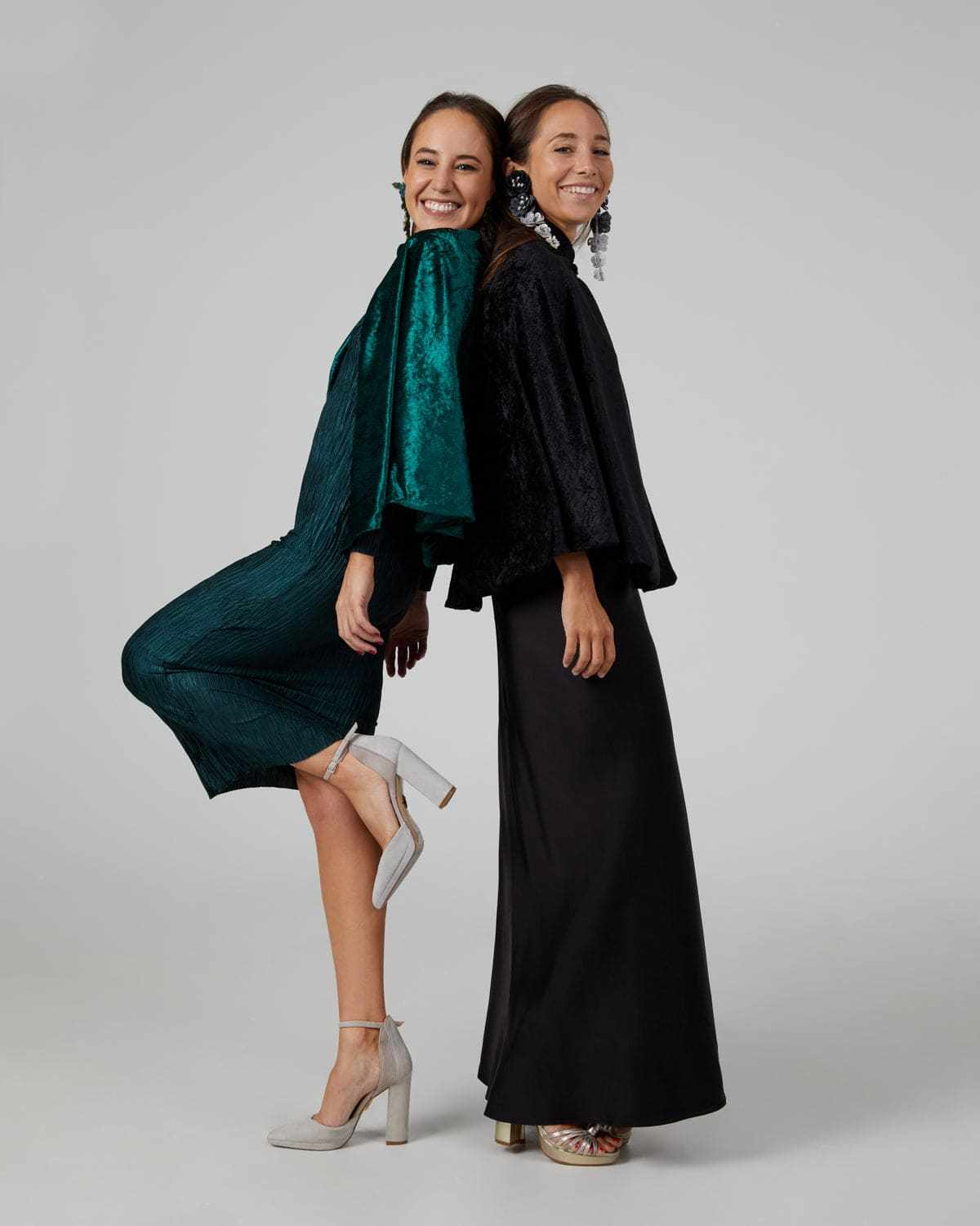 Capa AFRODITA verde - Capa para invitadas de boda - Capa terciopelo capas_capicua