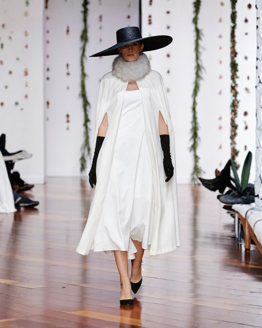 Capa SOPHIA blanca - Capa terciopelo - Invitada de invierno