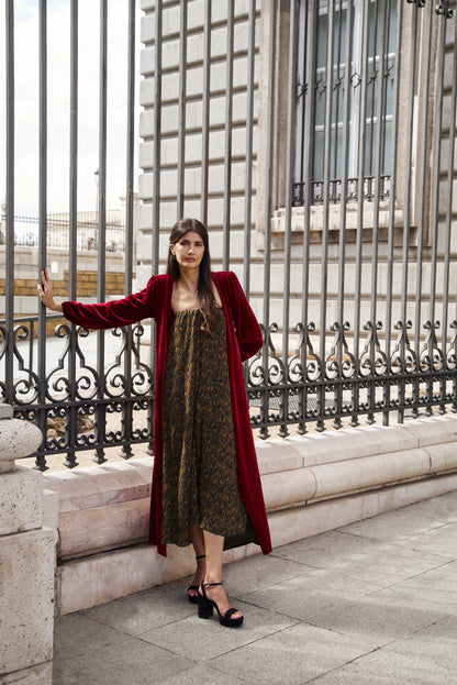 Invitada de invierno - Abrigo de terciopelo granate