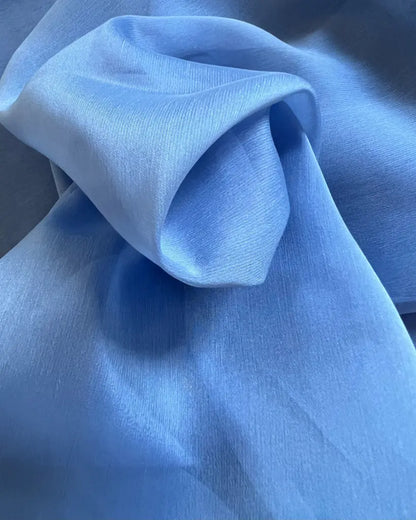 Capa azul celeste larga - invitada