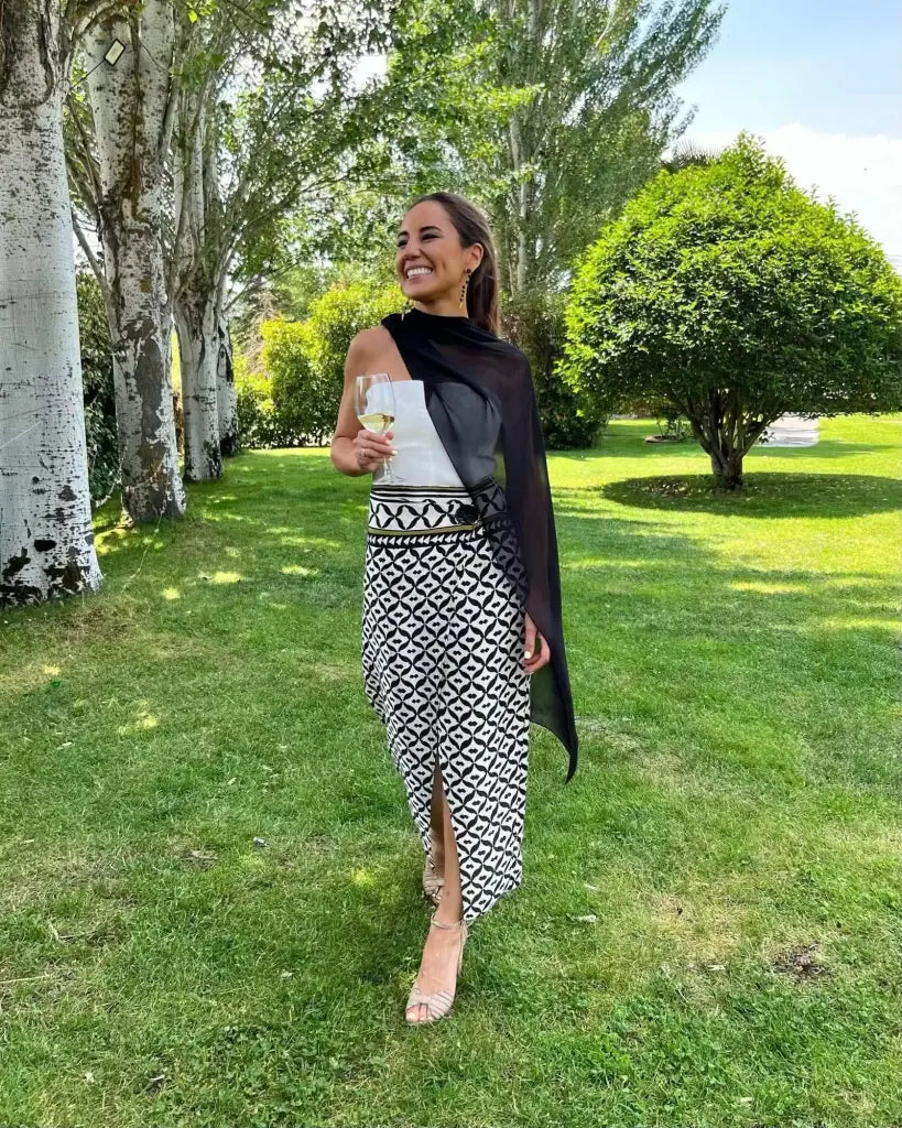 Capa negra larga - para invitadas de boda - ropa
