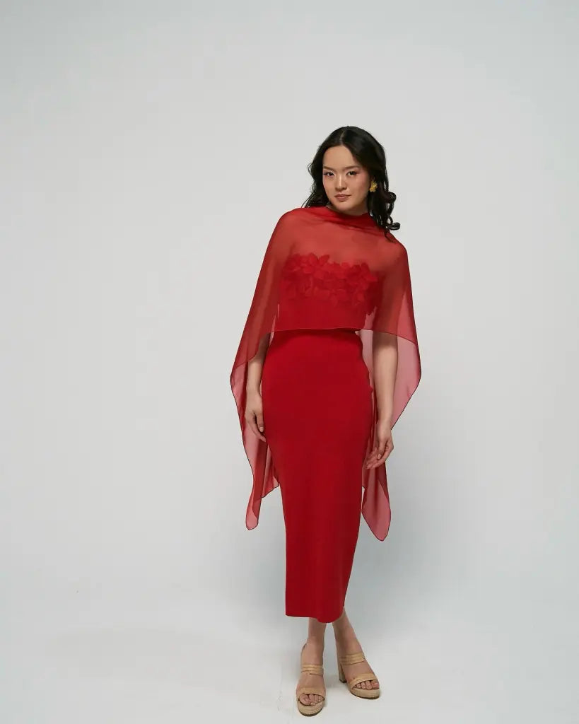 Capa roja larga - panacea - de invitada