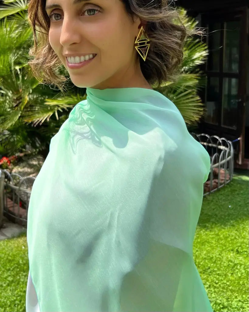 Capa verde agua corta - invitada boda