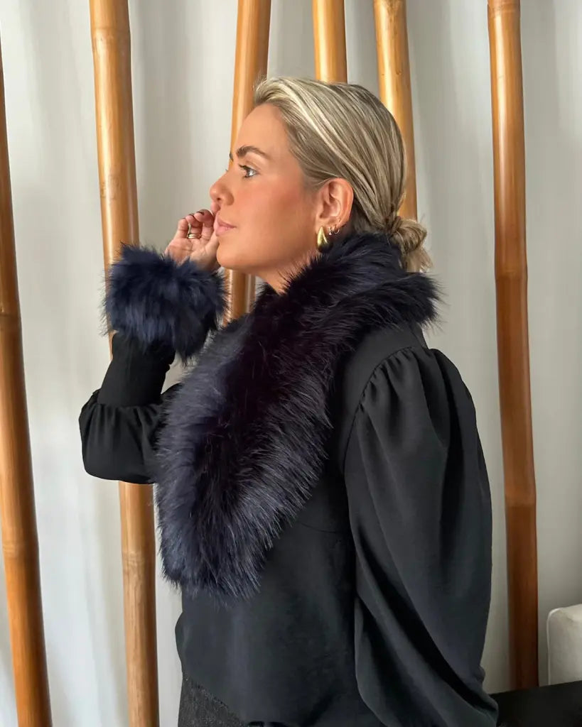 Estola de pelo azul eos - invitada invierno - ropa