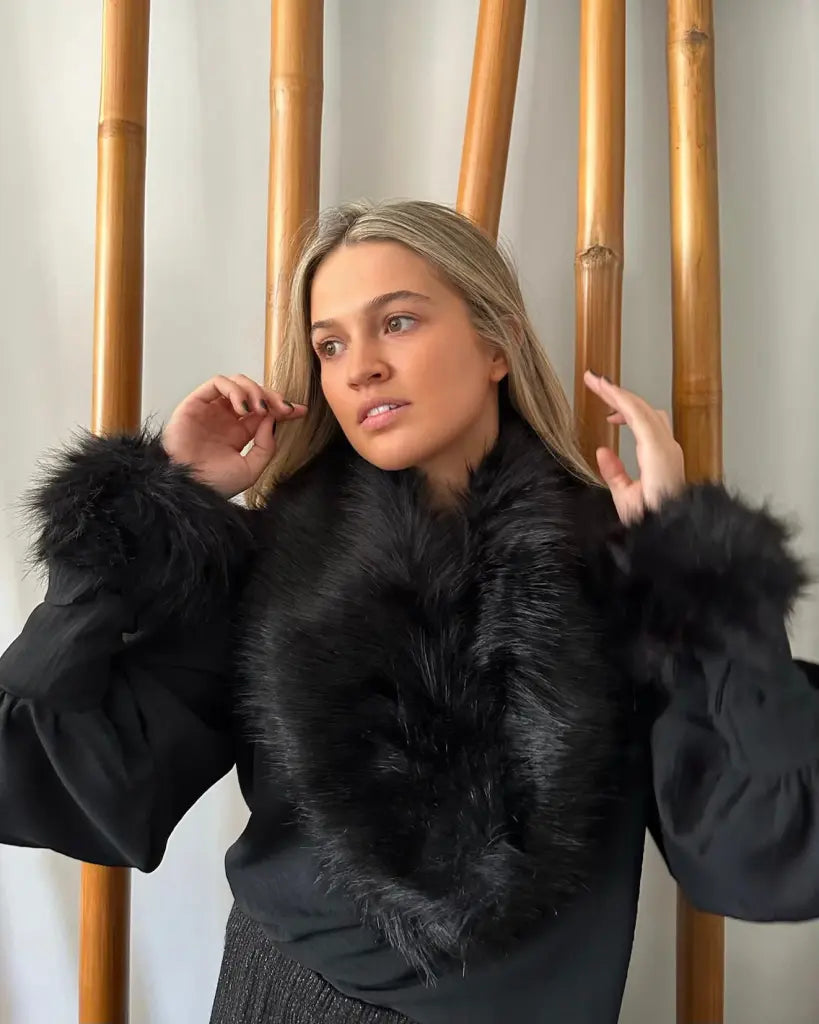 Estola de pelo negro eos - invitada invierno - ropa