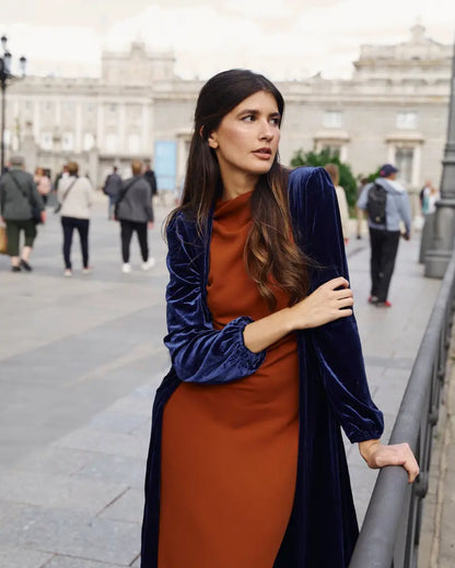 Invitada de invierno - abrigo terciopelo azul - ropa