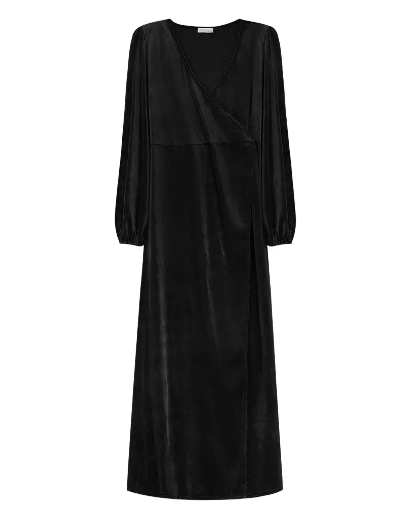 Invitada de invierno - abrigo terciopelo negro - ropa