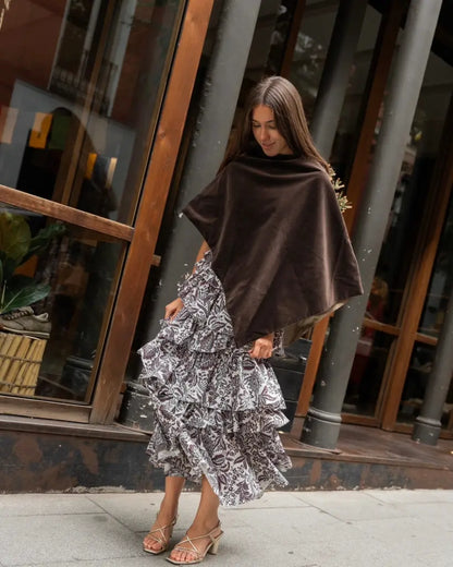 Poncho terciopelo marrón chocolate - invitada de invierno