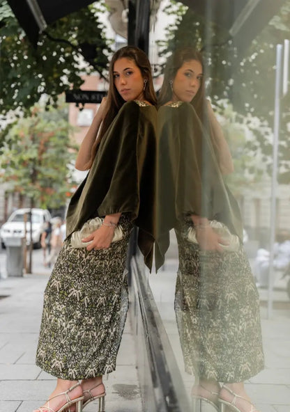 Poncho terciopelo verde - invitada de invierno - ropa