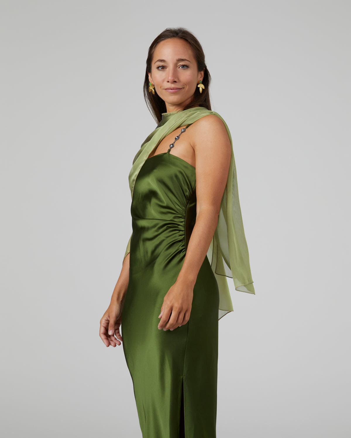 PANACEA corta verde pistacho - Capa para invitadas de boda capas_capicua